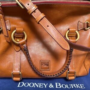 Beautiful Dooney & Bourke Leather Bag